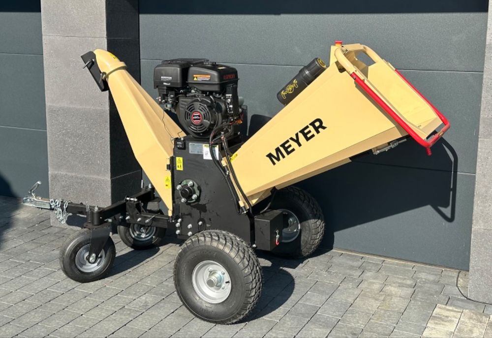 Wypożyczalnia niwelator, rębak, weetykulator, areator, glebogryzarka