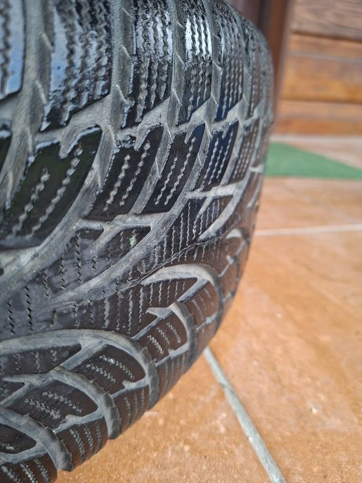 4 Koła Ford 16 cali zima 215/60/R16 Nokian