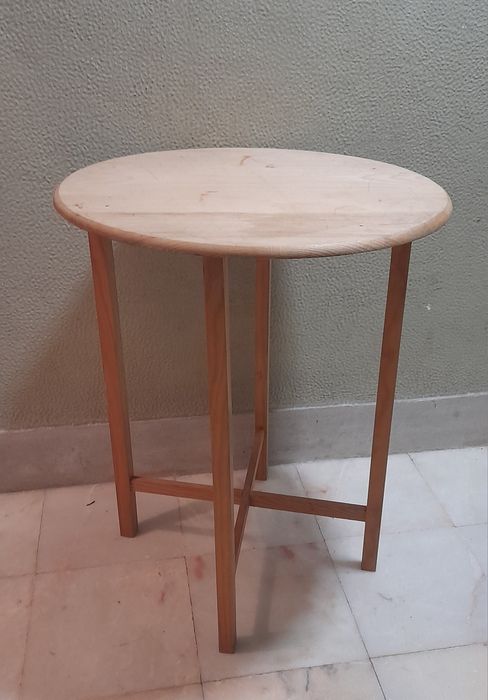 Mesa redonda camilha