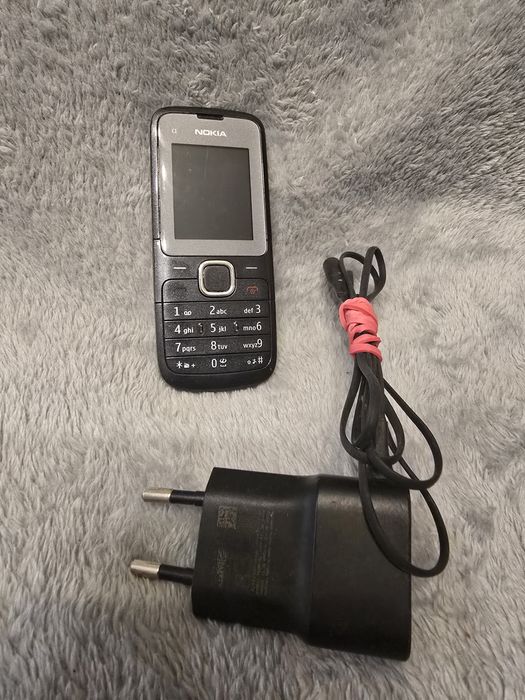 Telefon Nokia C1