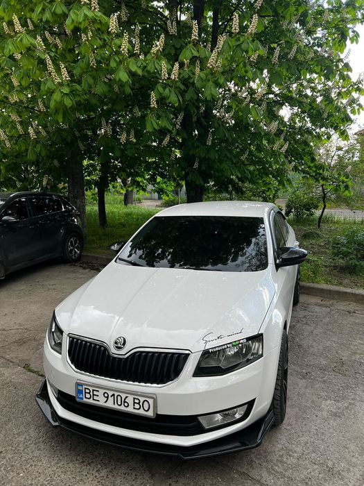 Накладка на передний бампер универсальная губа бампера сплитер обвес