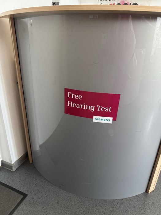 Преміум ресепшн/стійка адміна для салону, клініки або офісу