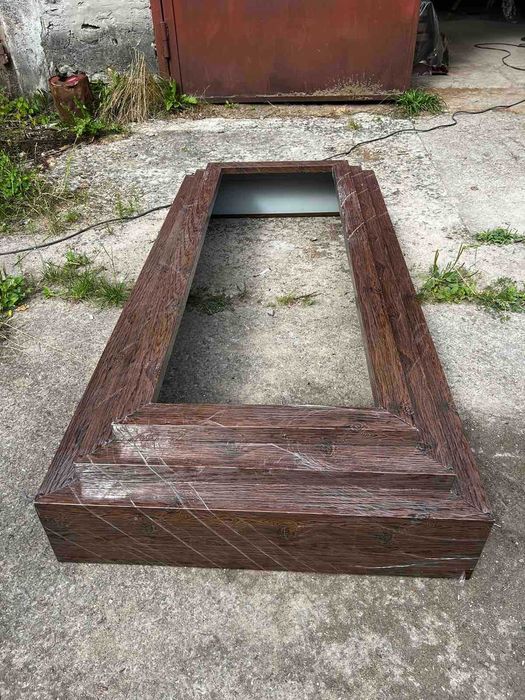 Надгробок металевий