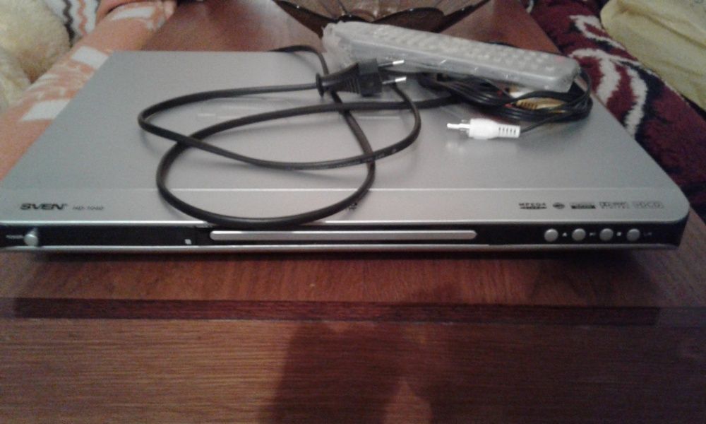 Продається відеомагнітофон SVEN