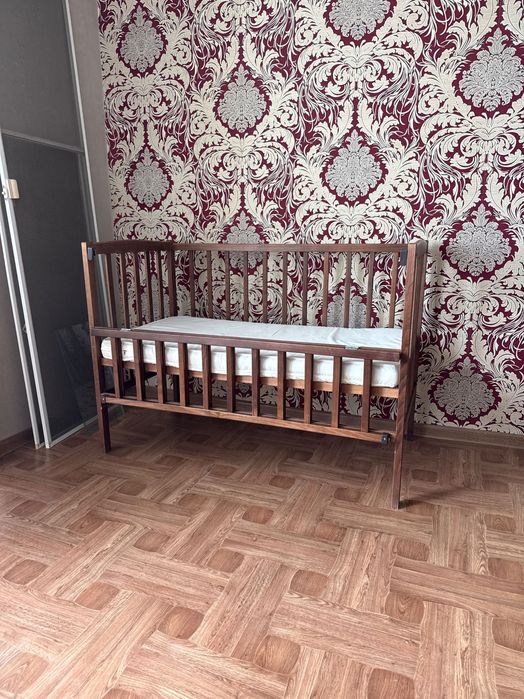 Дитяча кроватка