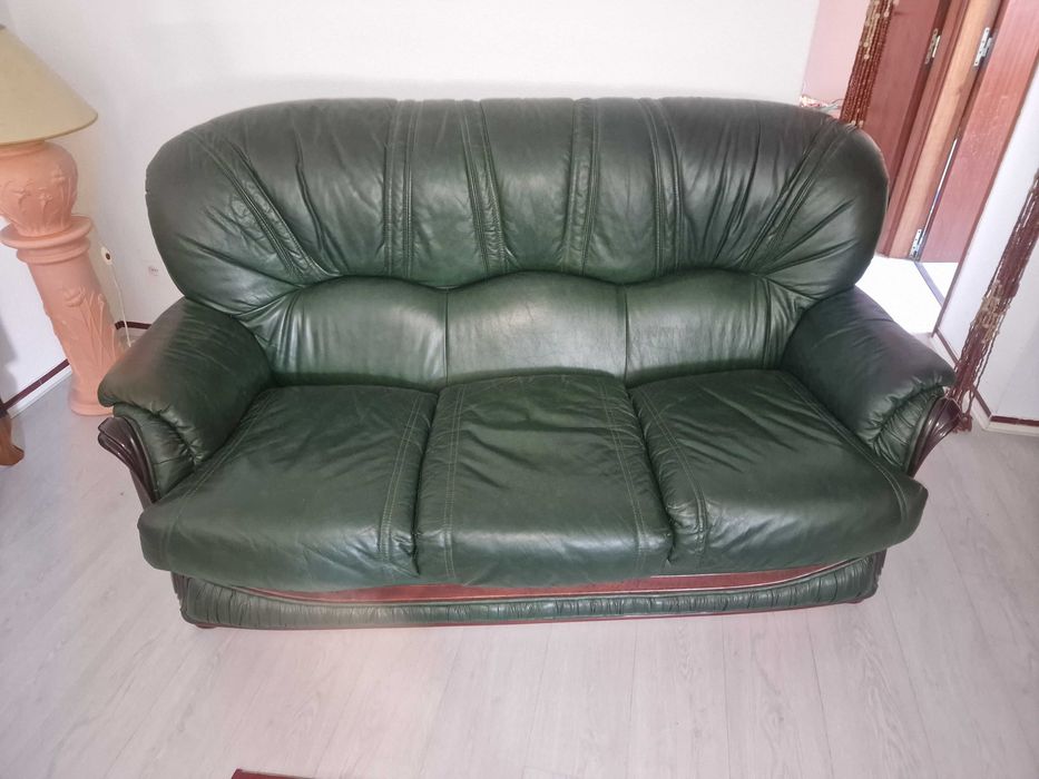 Conjunto de Sofás em Pele Genuína – 3 Lugares + 2 Cadeirões