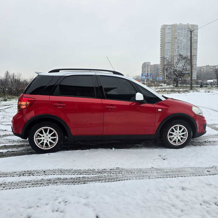 Продам Suzuki sx4 1.6 бензин АКПП 2012г.в.