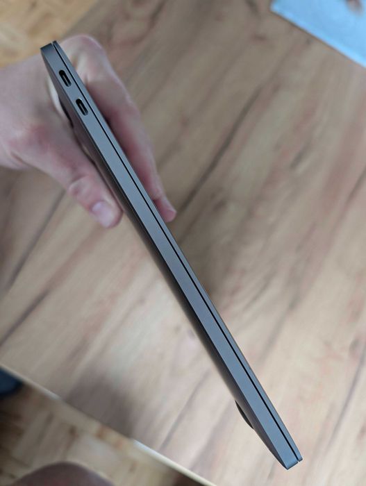 Apple Macbook Pro 2017 i5/8GB/128GB Stan BDB