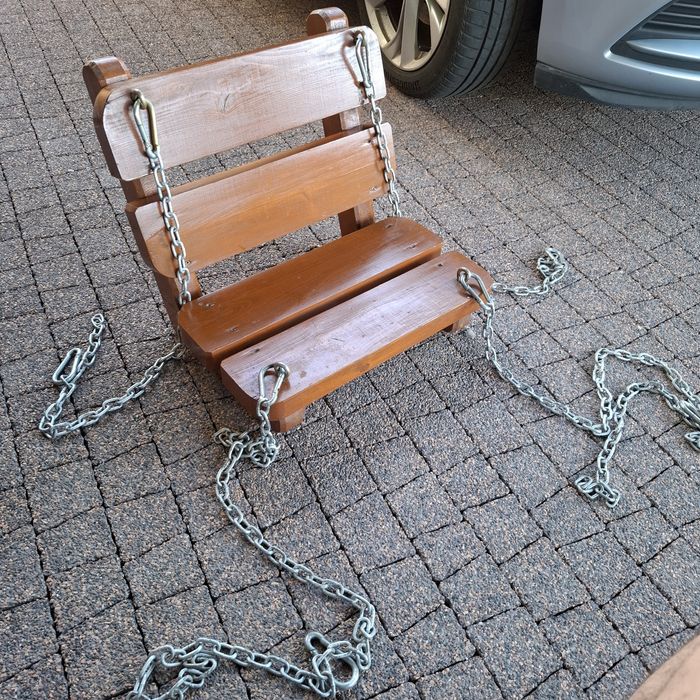 Huśtawka z łańcuchami