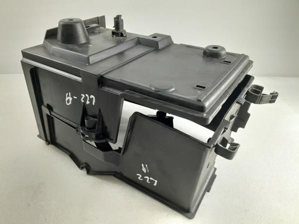 Base / caixa da bateria VOLVO V50 (MW)