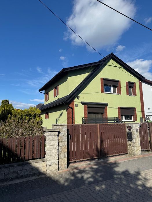 DOM PIĘTROWY w zabudowie bliźniaczej na Sprzedaż!