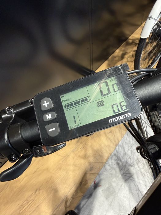 Rower elektryczny INDIANA E-MTB 2.0 M21 29 cali Czarno-szary