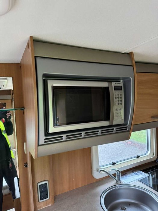 Автодім Swift  2007 рік.  Караван преміум