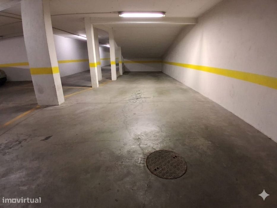 Apartamento T3 com varanda em Carcavelos