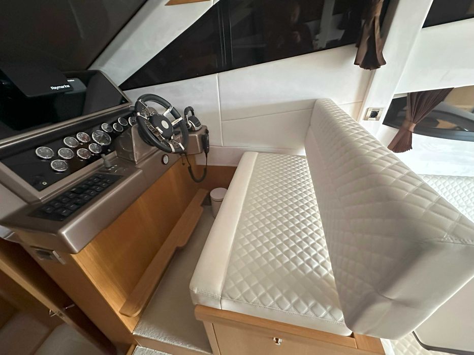 Продам моторну яхту Galeon 380 Fly