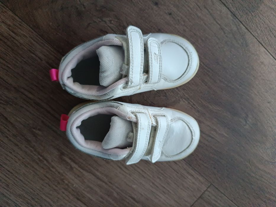 Buty dziewczęce Nike używane r. 25