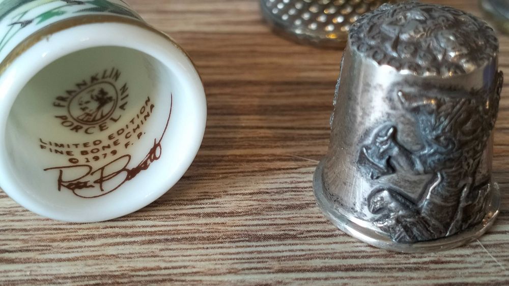 Kolekcja naparstków min porcelana srebro