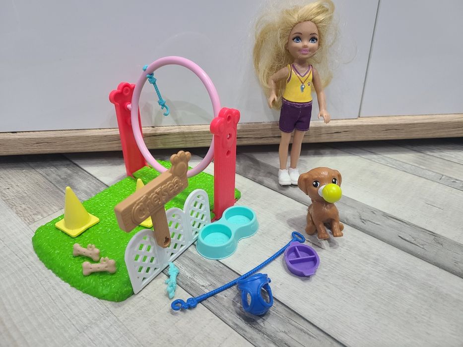 Zestaw siostra barbie z akcesoriami
