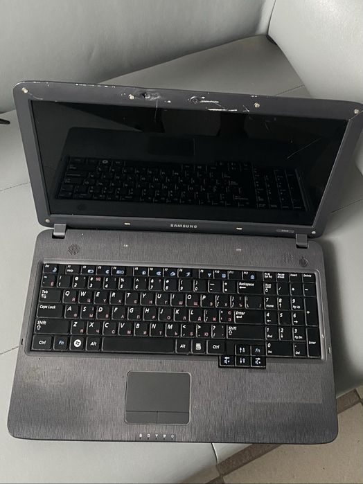 Ноутбук Samsung R528