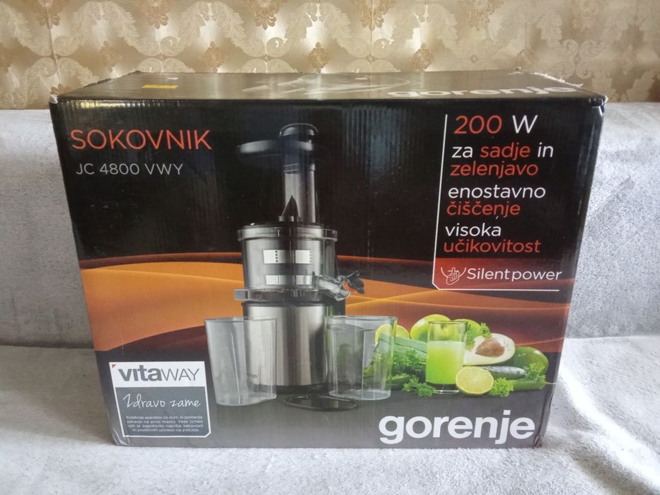 Потужна шнекова соковижималка Gorenje JC 4800 VWY