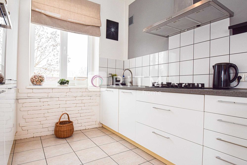 Оренда сучасного будинку, що поєднує затишок та функціональність.