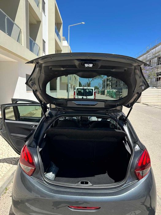 PEUGEOT 208 1.2 PureTech — APENAS 17.972 KM