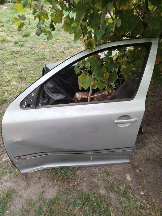 Продам передню ліву двер до автомобіля шкода А5