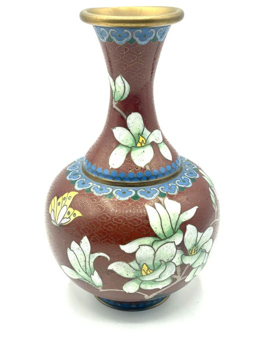 Jarra cloisonné vermelha com flores