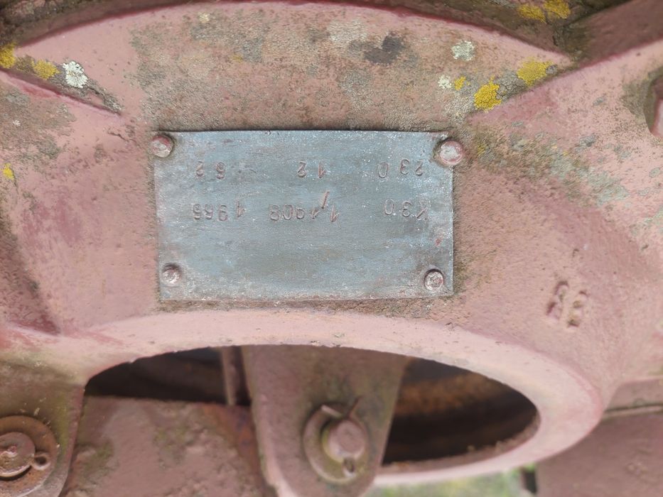 Stara,zabytkowa pompa strażacka z 1965r.