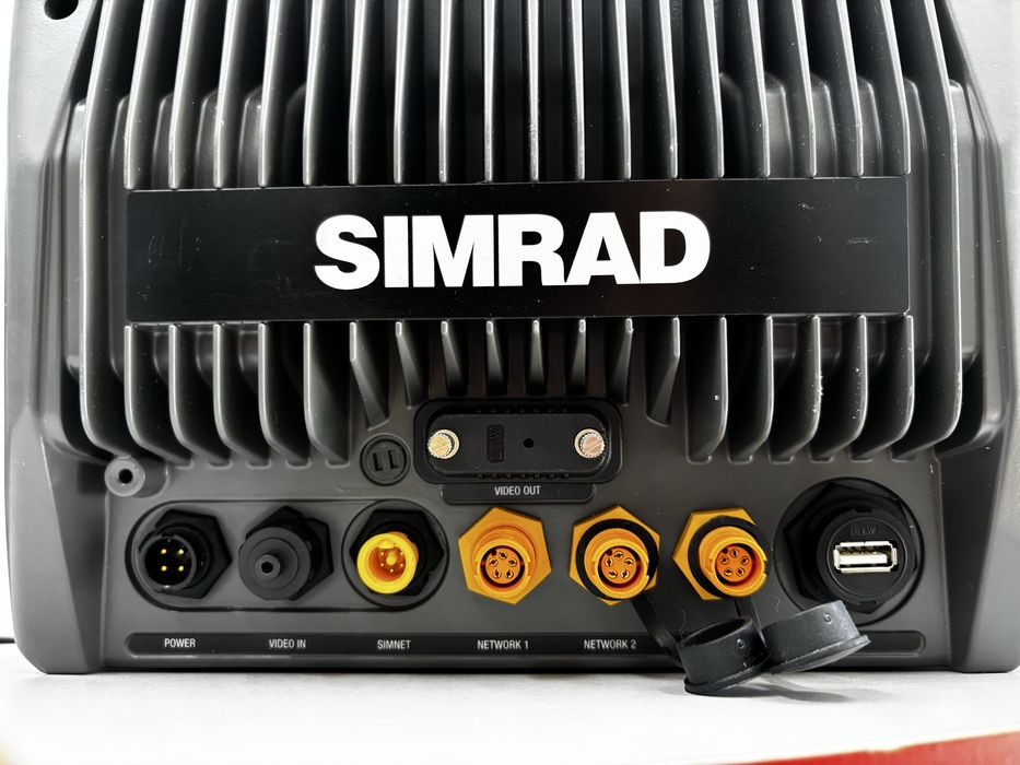 Морський багатофункціональний дисплей Simrad NSE8