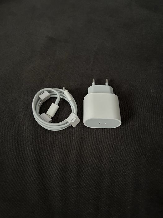 Nowa ładowarka do iPhone 20W – nieużywana – 30zł