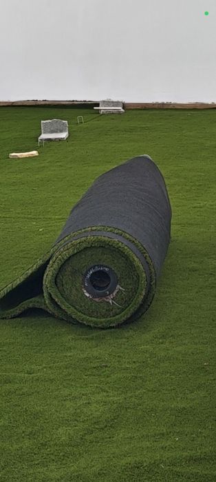 28m ²    -   Rolo de  14x2m largura - relva artificial 40mm premium