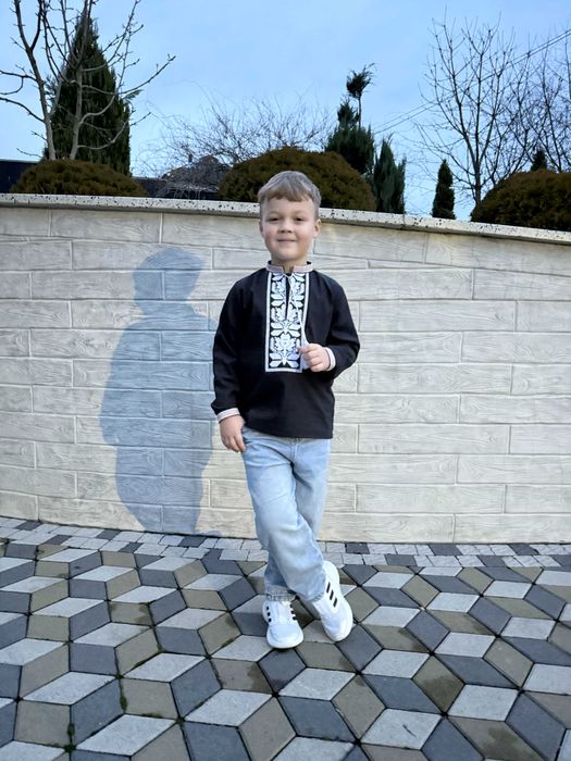 Дитяча вишиванка для хлопчика