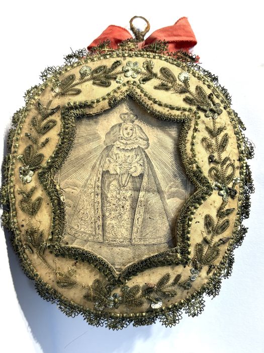 Lindissimo antigo registo bordado com imagem da Nossa Senhora