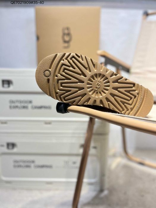 UGG Snow Boots Chestnut Sheepskin Mid-Tube R.37