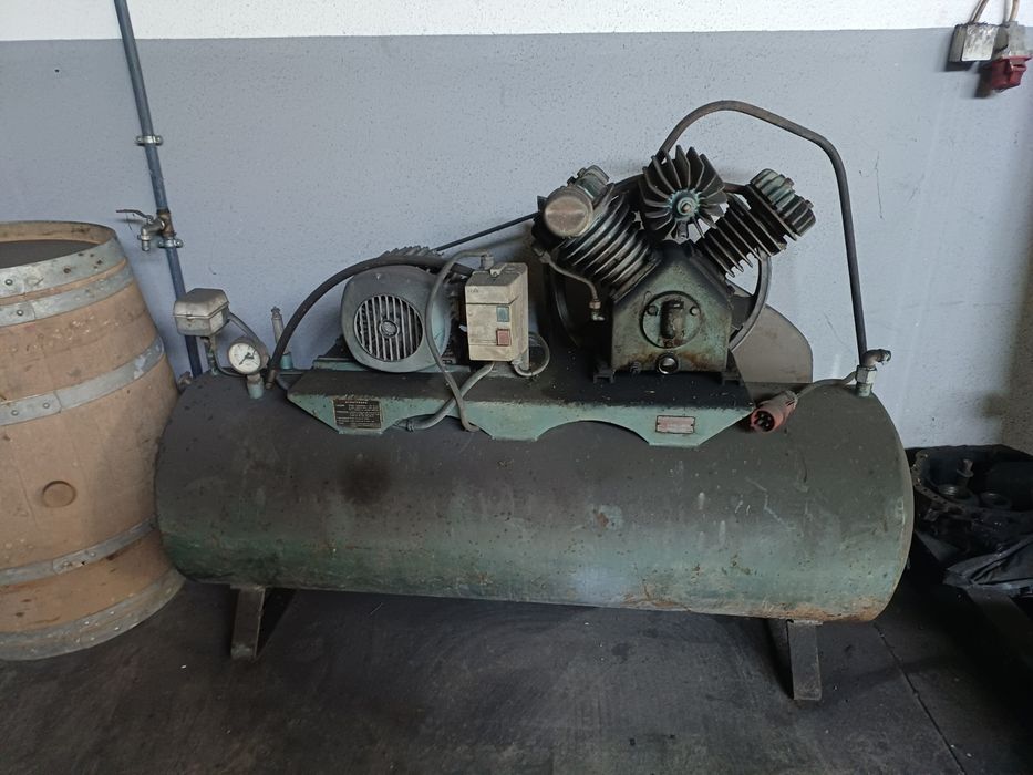 Compressor 350lt - ano 1965 a trabalhar perfeitamente