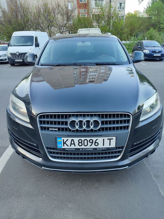 Продам  Ауді  Q7