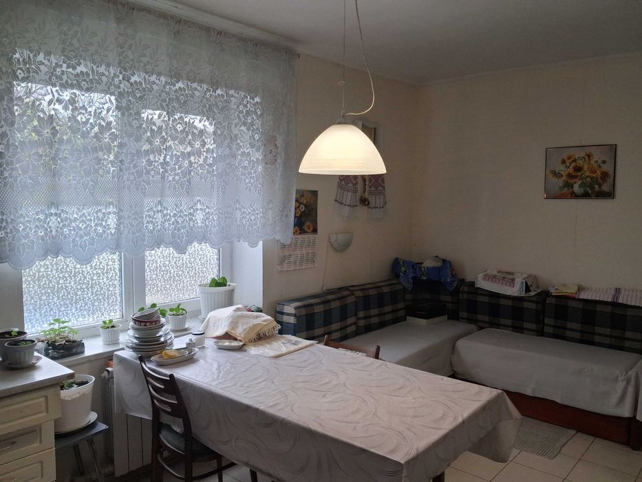 Двухэтажный дом в Дофиновке