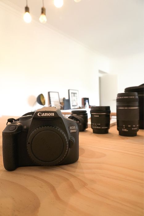 Canon 2000d  com três lentes