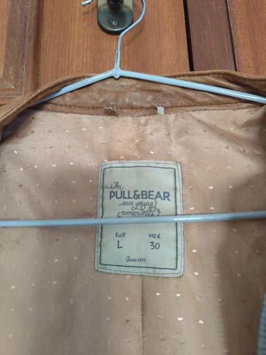 Casaco de pele Camel Pull&Bear