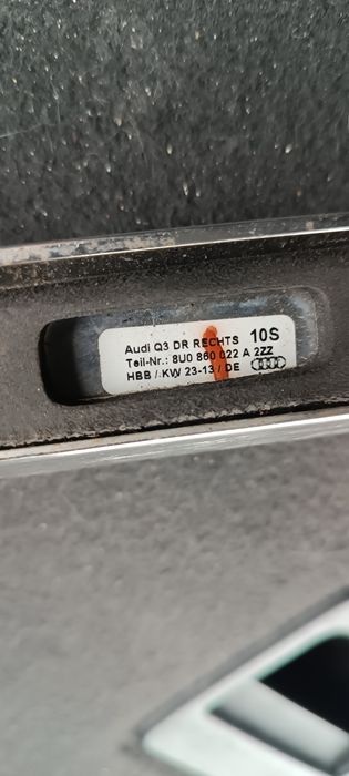 Reling dachowy prawy Audi Q3