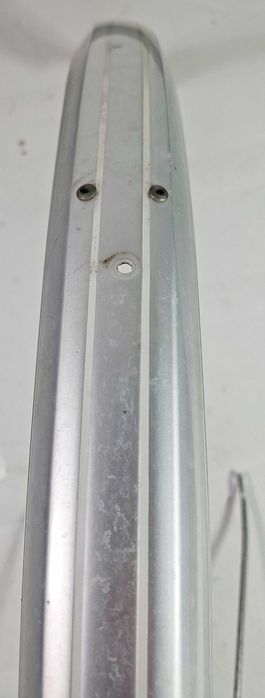 Błotnik tylny pod koło 28 cali 54mm plastikowy z chlapaczem pod dynamo