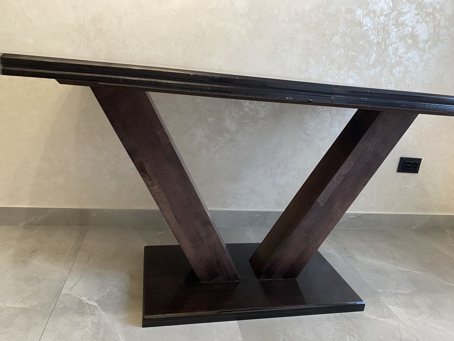 Стіл на кухню або вітальню