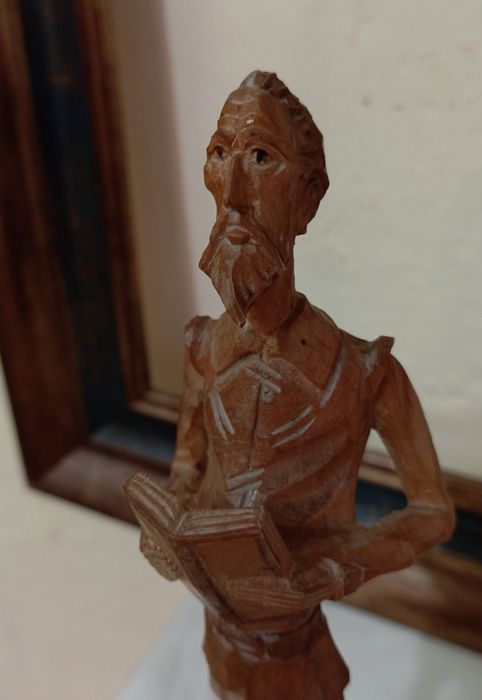 Escultura de madeira de Don Quixote, uma peça vintage e  artesanal.