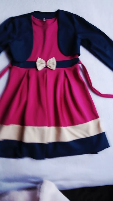 Гарна тепла сукня з накидкою