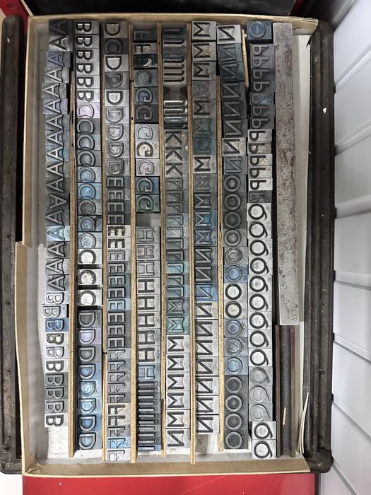 Lote de Carateres / Letras de Chumbo para Tipografia Antiga