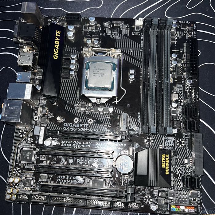 Комплект Gigabyte GA-B250M-D3H + Intel Core i7-7700