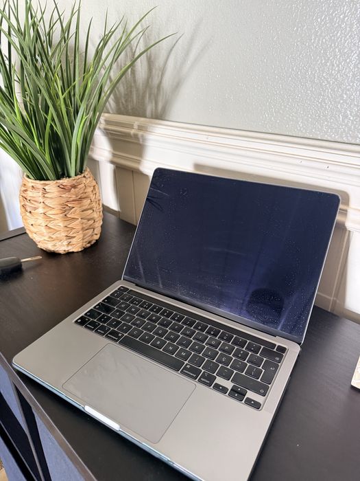 Macbook Pro M1 Touch bar 16gbs ram 245 gbs SSD