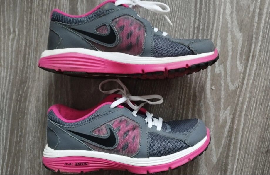 Buty Nike rozmiar 38 24,5cm rożowe