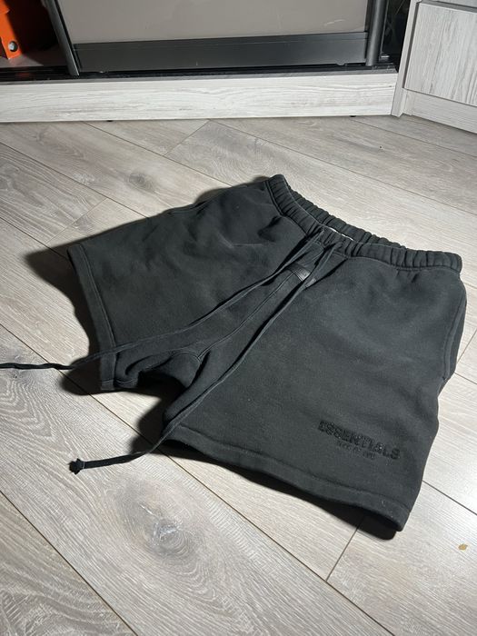 шорти легит Essentials